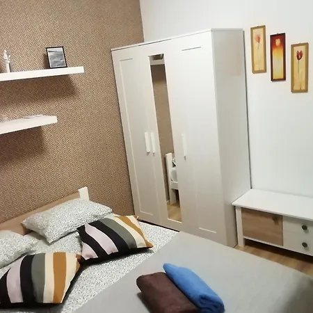 Szept Plazy Apartment *